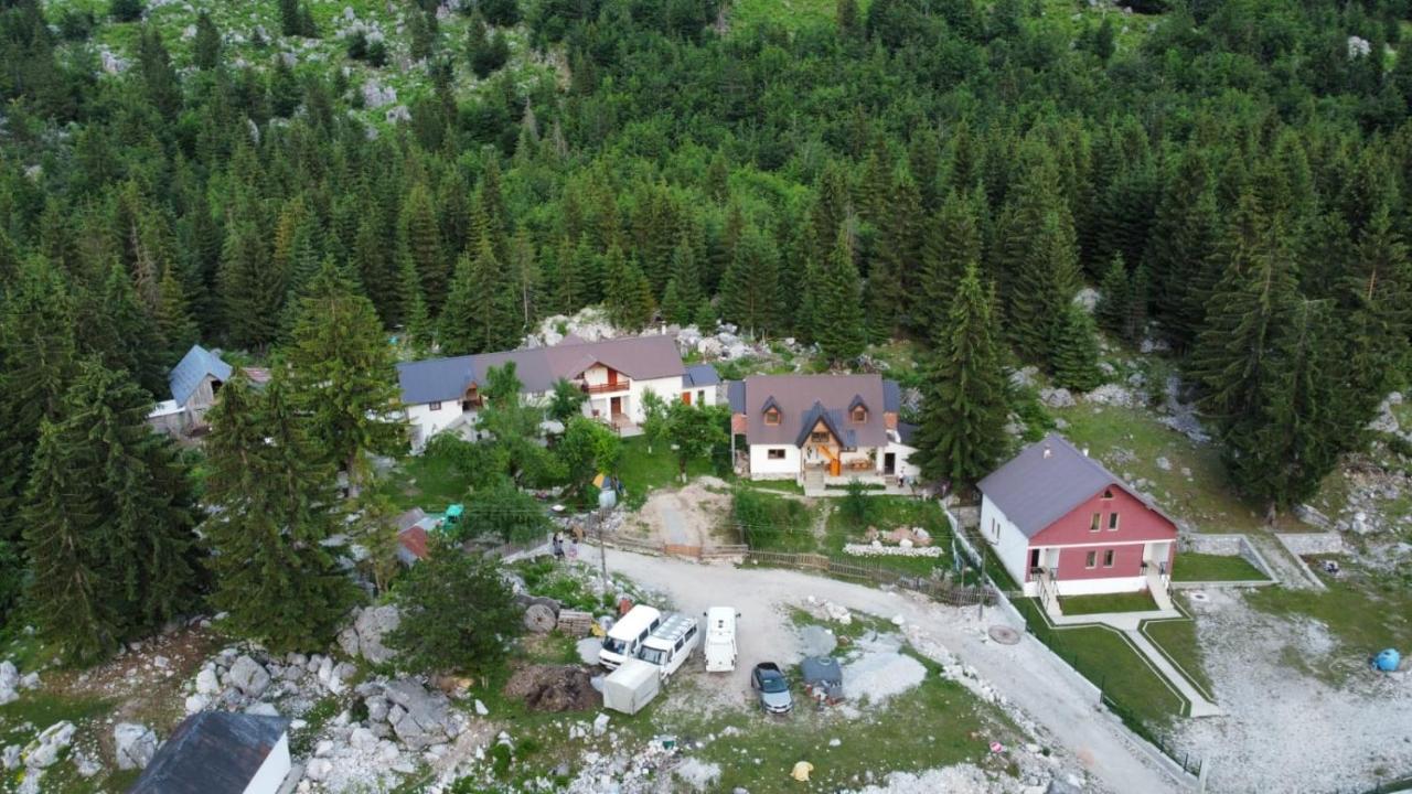 Bujtina Arlindi Bed & Breakfast วัลโบเนอ ภายนอก รูปภาพ