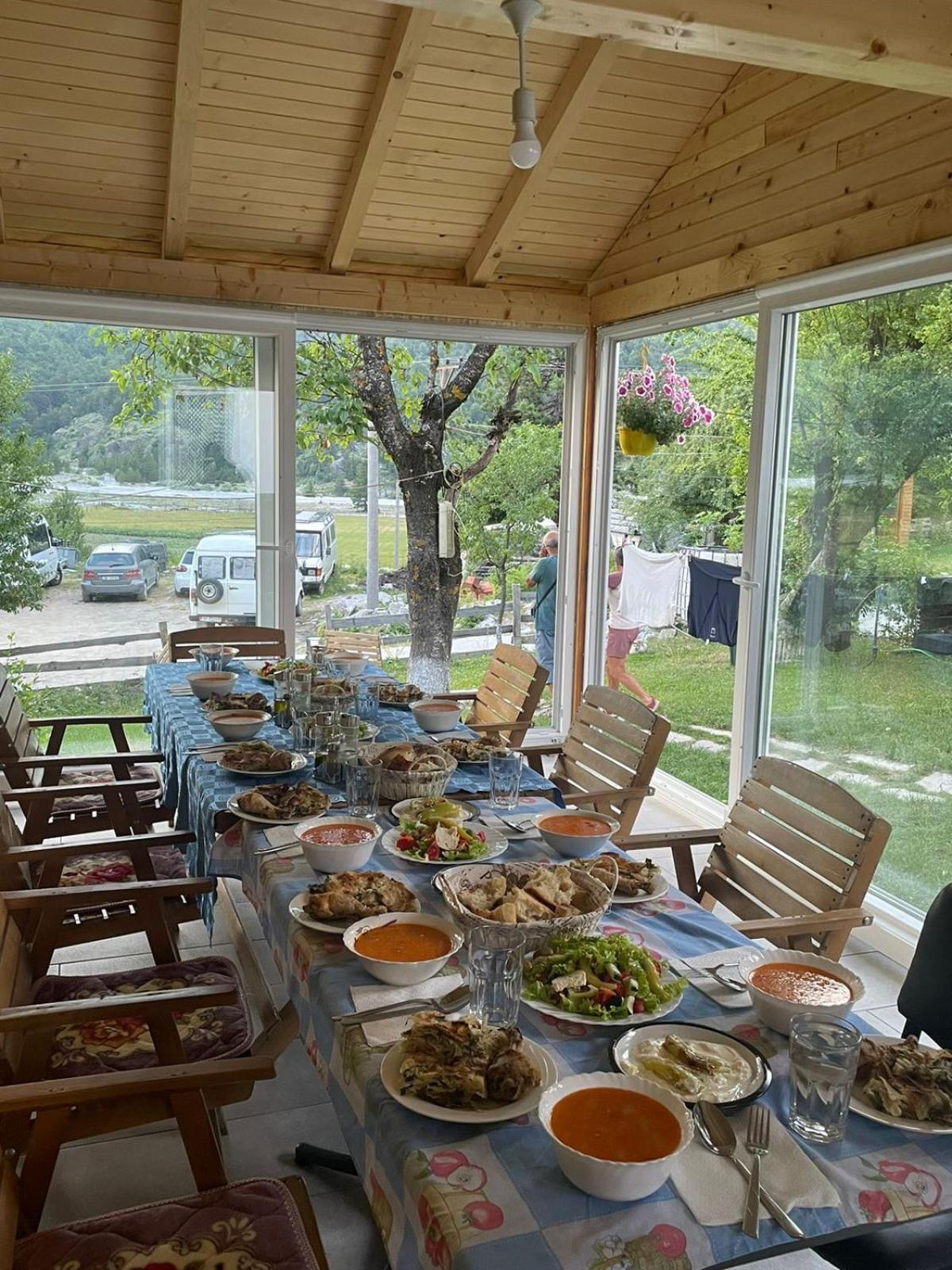 Bujtina Arlindi Bed & Breakfast วัลโบเนอ ภายนอก รูปภาพ
