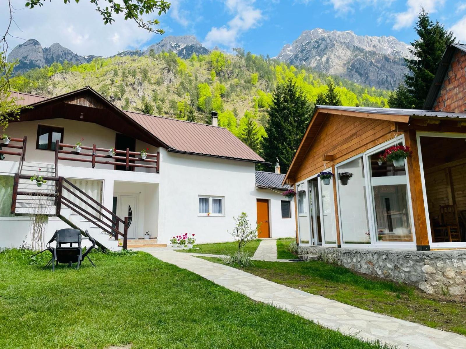 Bujtina Arlindi Bed & Breakfast วัลโบเนอ ภายนอก รูปภาพ