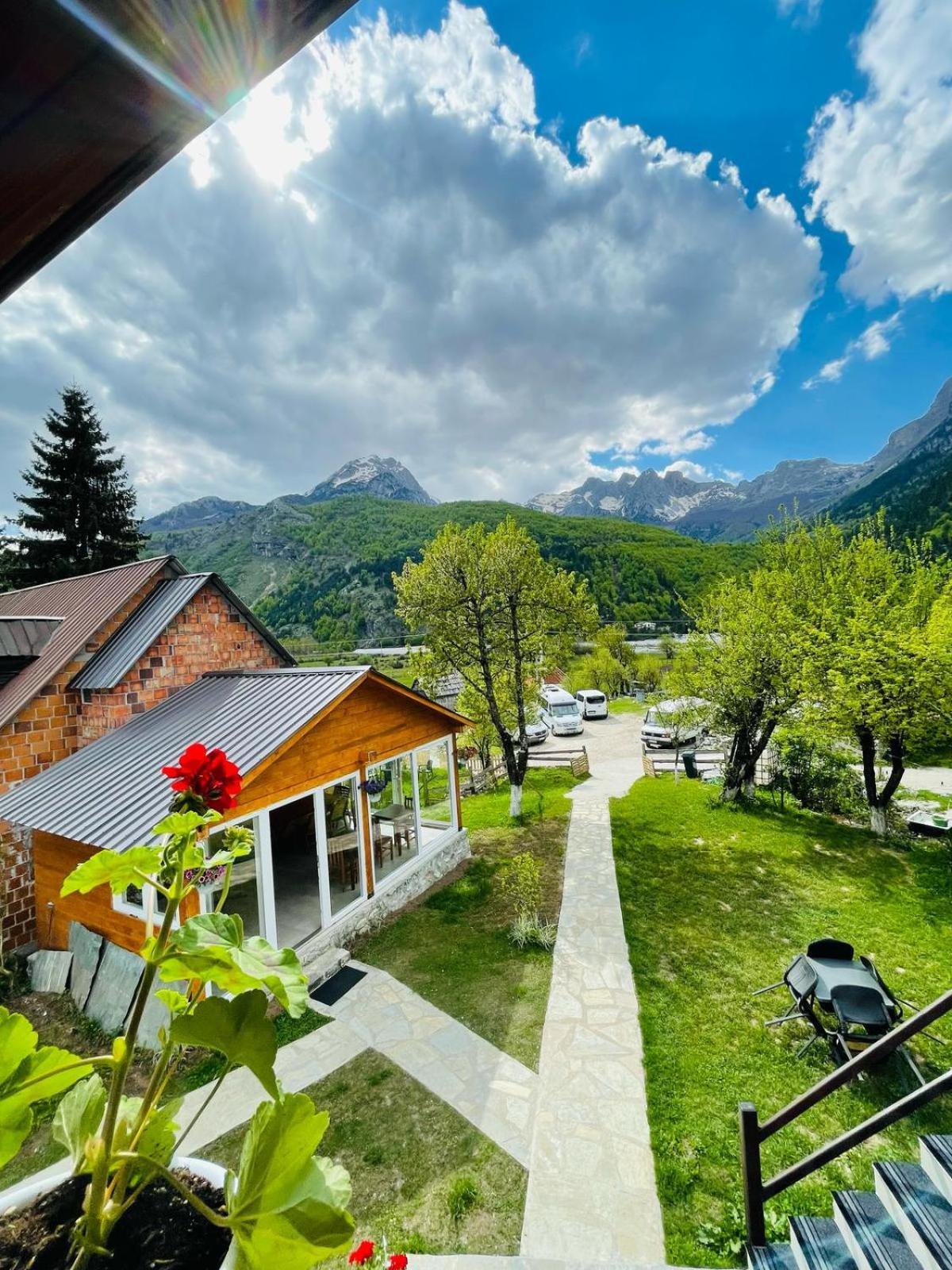 Bujtina Arlindi Bed & Breakfast วัลโบเนอ ภายนอก รูปภาพ