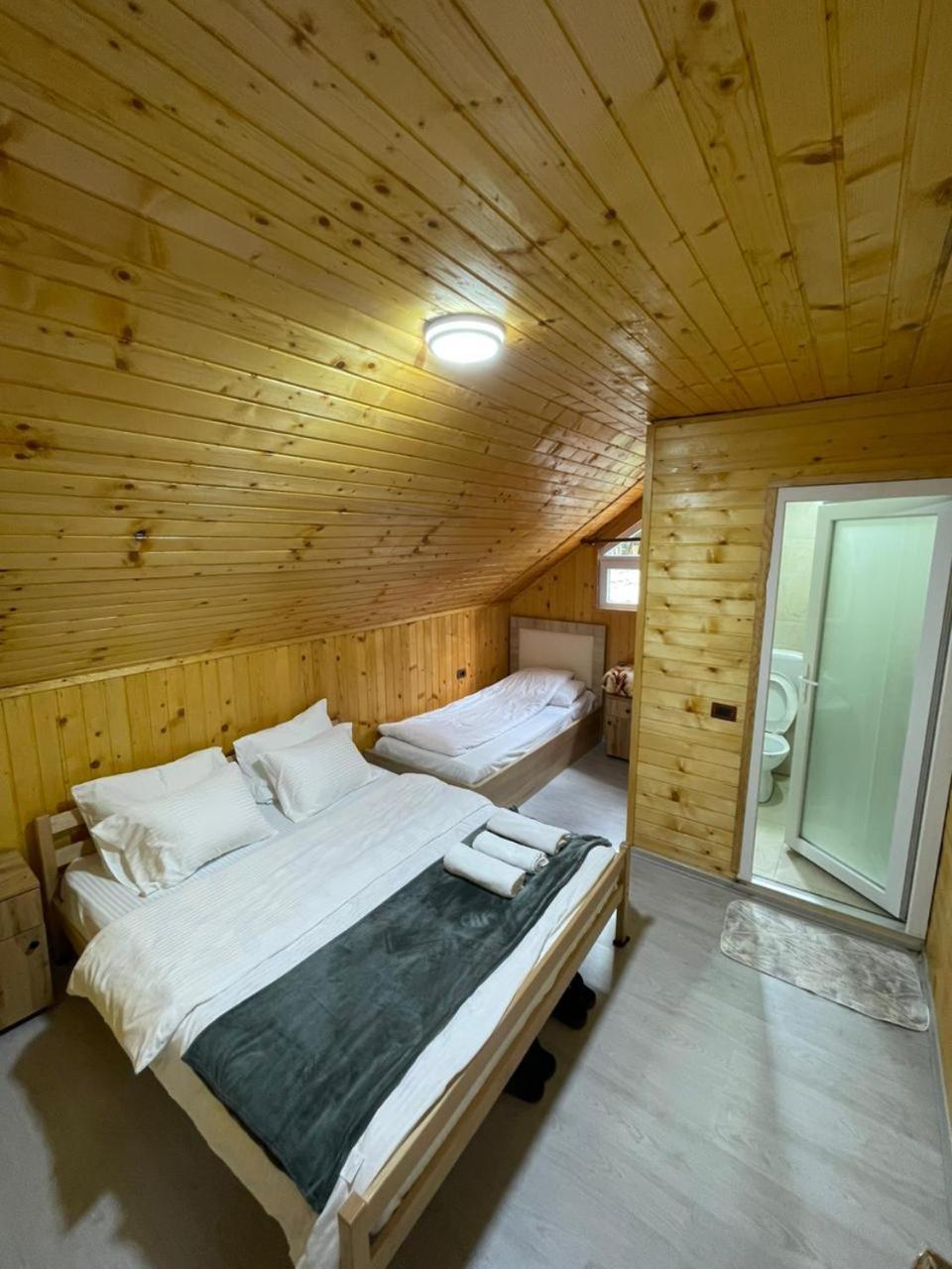 Bujtina Arlindi Bed & Breakfast วัลโบเนอ ภายนอก รูปภาพ