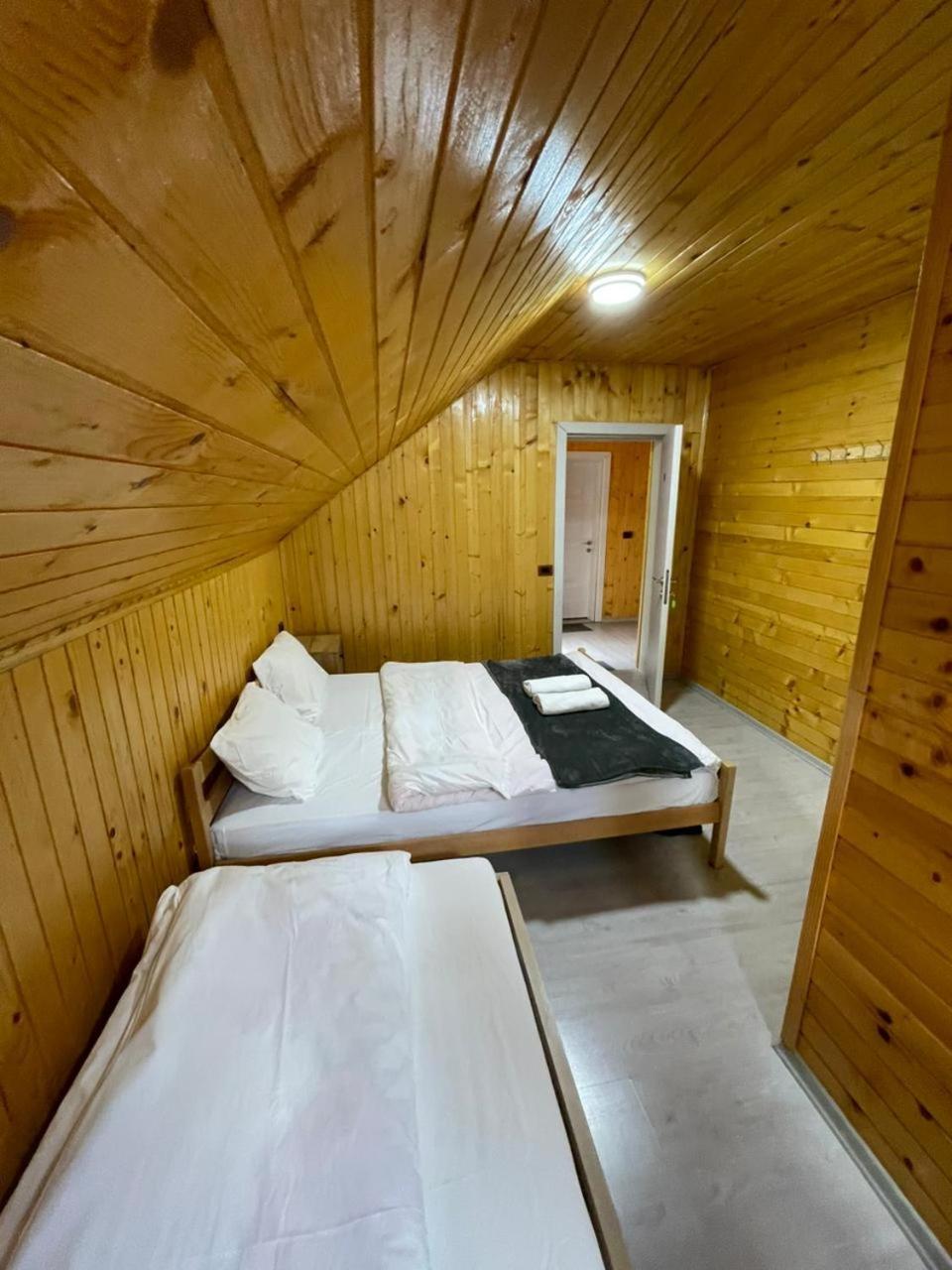 Bujtina Arlindi Bed & Breakfast วัลโบเนอ ภายนอก รูปภาพ