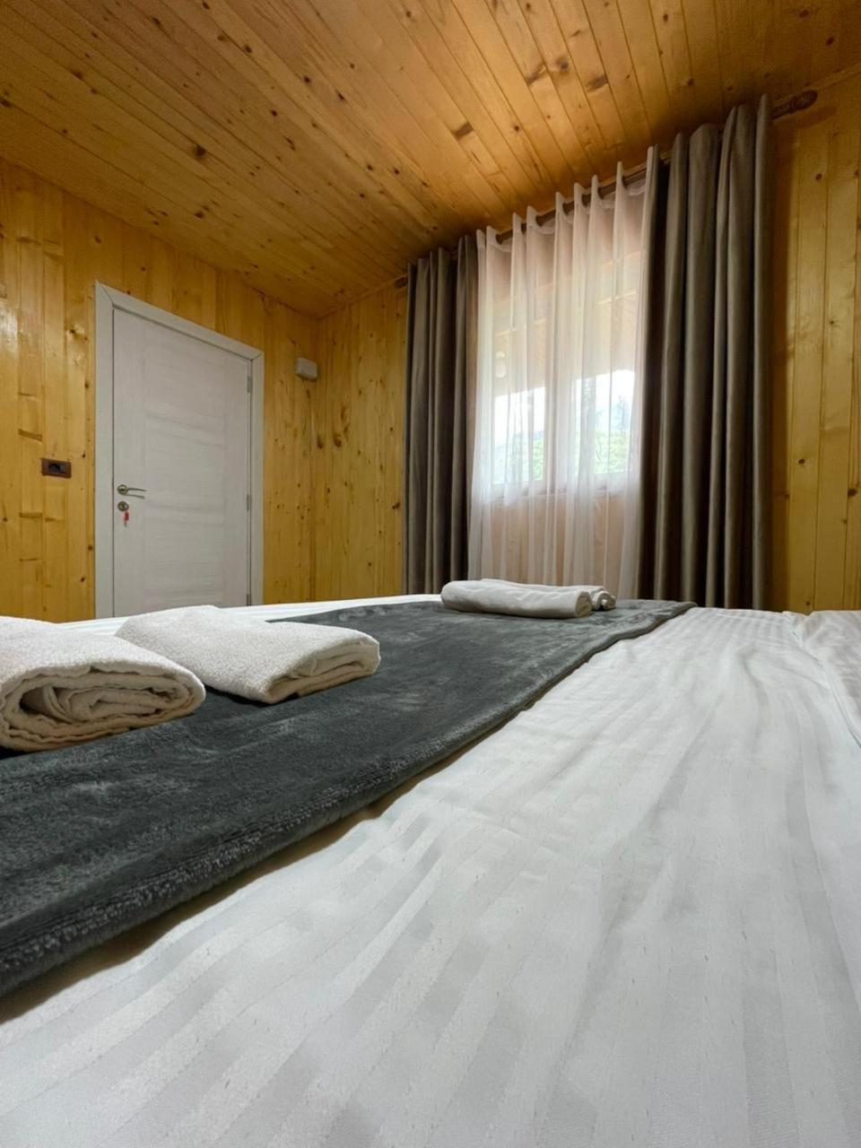 Bujtina Arlindi Bed & Breakfast วัลโบเนอ ภายนอก รูปภาพ